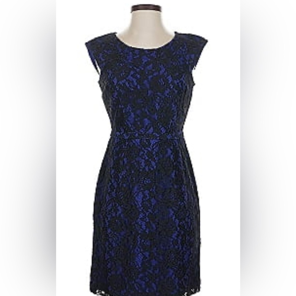 Simply Vera Wang size 4 sheath purple and black lace dress ptp 15.5”